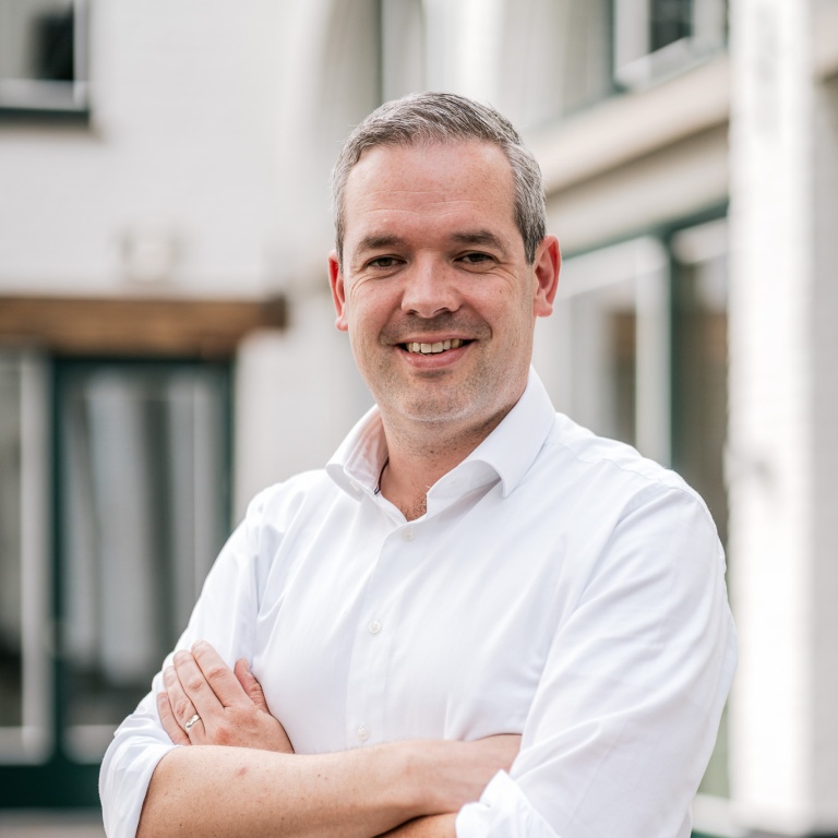 Joris Van Hoof - business developer